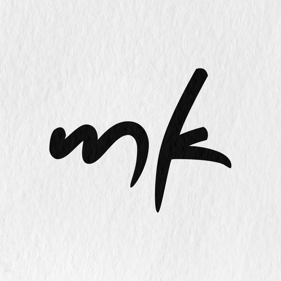 Déclinaison noire du logo MK Beauty sur fond blanc, adaptée aux documents et supports imprimés de la marque.